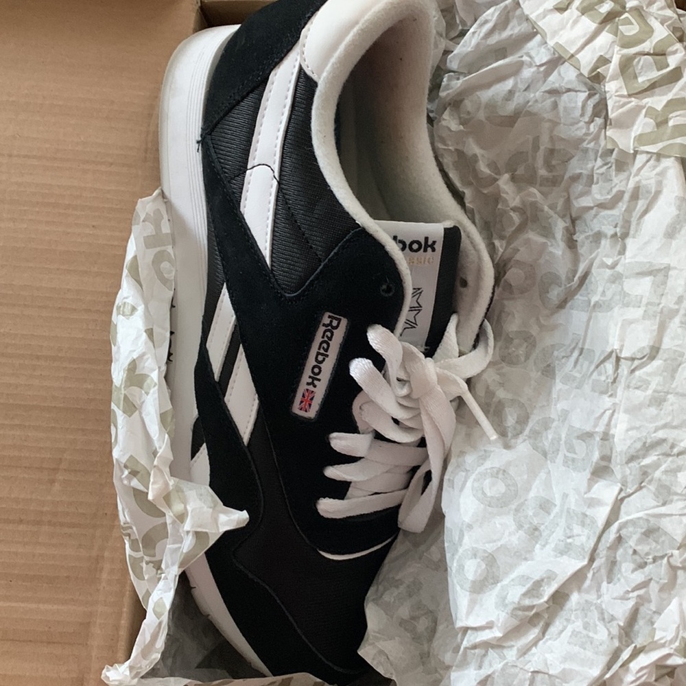 Reebok | Women’s Classic Athletic Shoe - Black / White // Size: W10 M8 - Picture 6 of 8